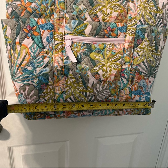 Vera Bradley recycled cotton tote bag in rainforest canopy - Picture 12 of 15